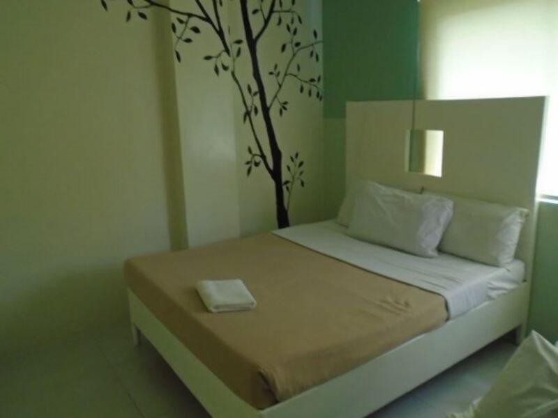 Empire Suites Hotel Puerto Princesa Buitenkant foto