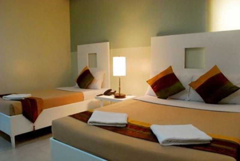 Empire Suites Hotel Puerto Princesa Buitenkant foto